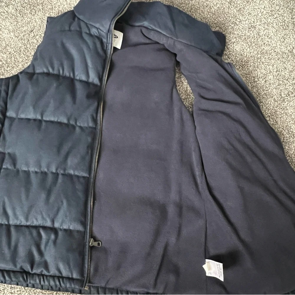 NWOT Navy Vest. Medium. - Picture 8 of 9